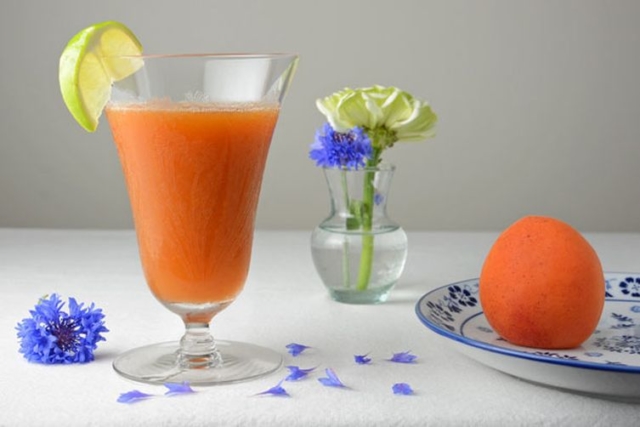 Кусочек лета в бокале наливка из абрикосов и коктейли на ее основе. Как приготовить в домашних условиях?