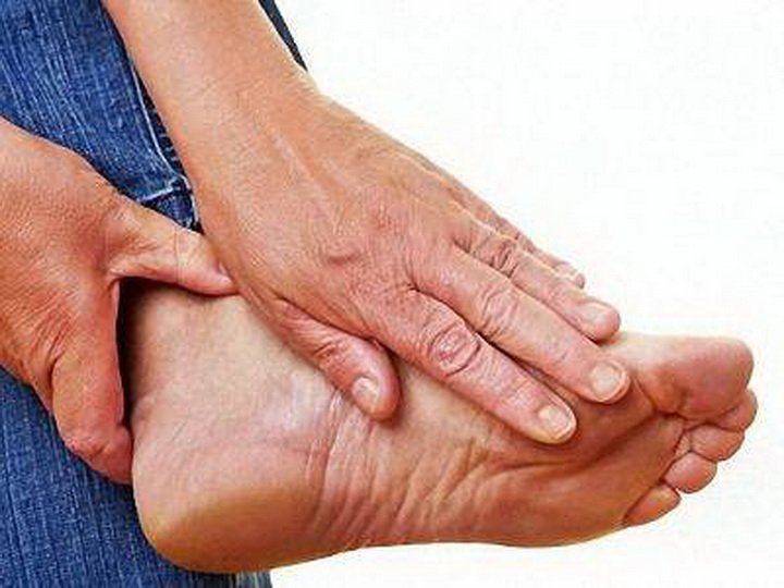От чего возникает боль в разных частях стопы?