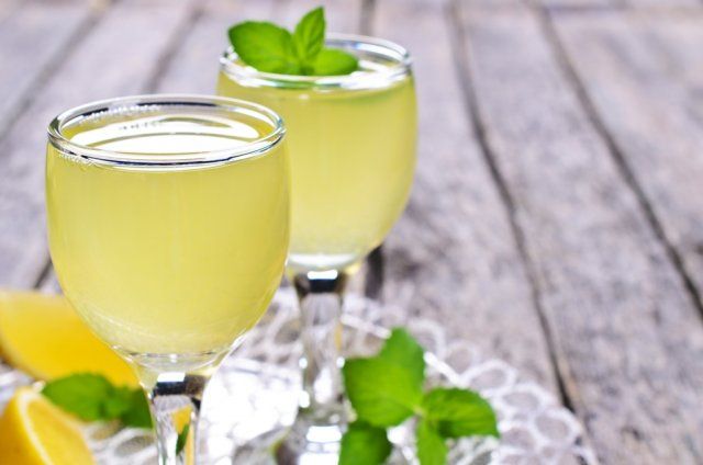 Делаем лимонную настойку на водке, самогоне и спирту простые рецепты