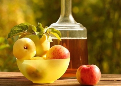 Сложно ли приготовить вкусную настойку из яблок на самогоне, водке или коньяке и как это сделать?