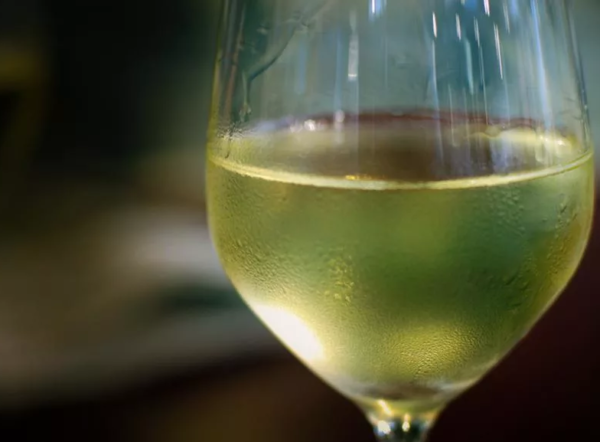 Шабли вино из Франции, которое по-летнему освежает