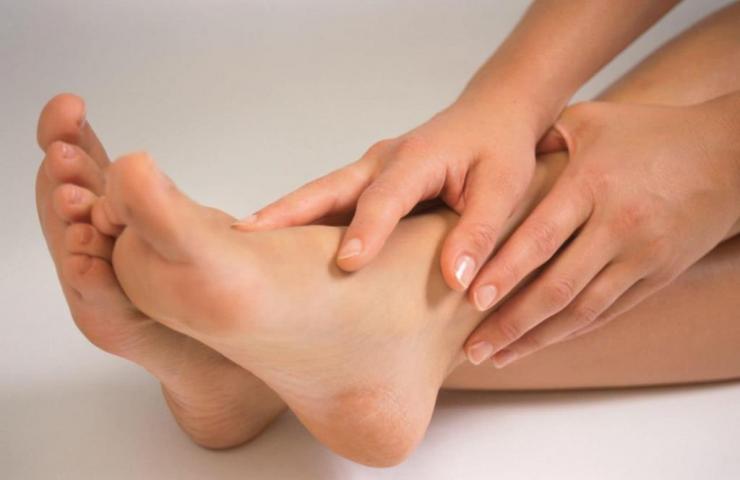 Лечение и профилактика потливости ног у детей