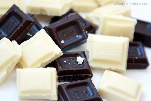 темный и белый шоколад