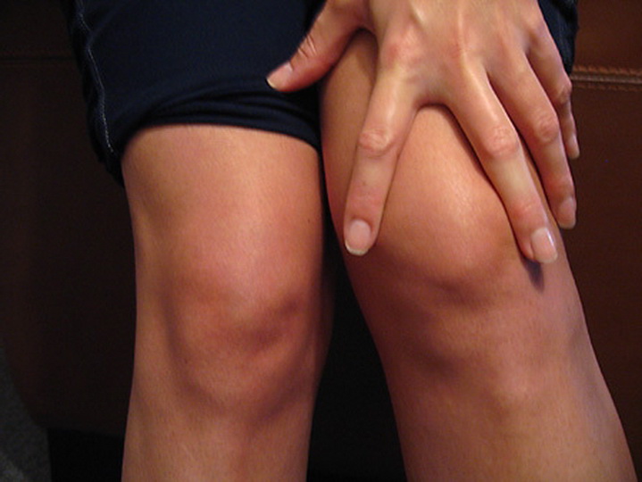 Способы устранения целлюлита на коленях